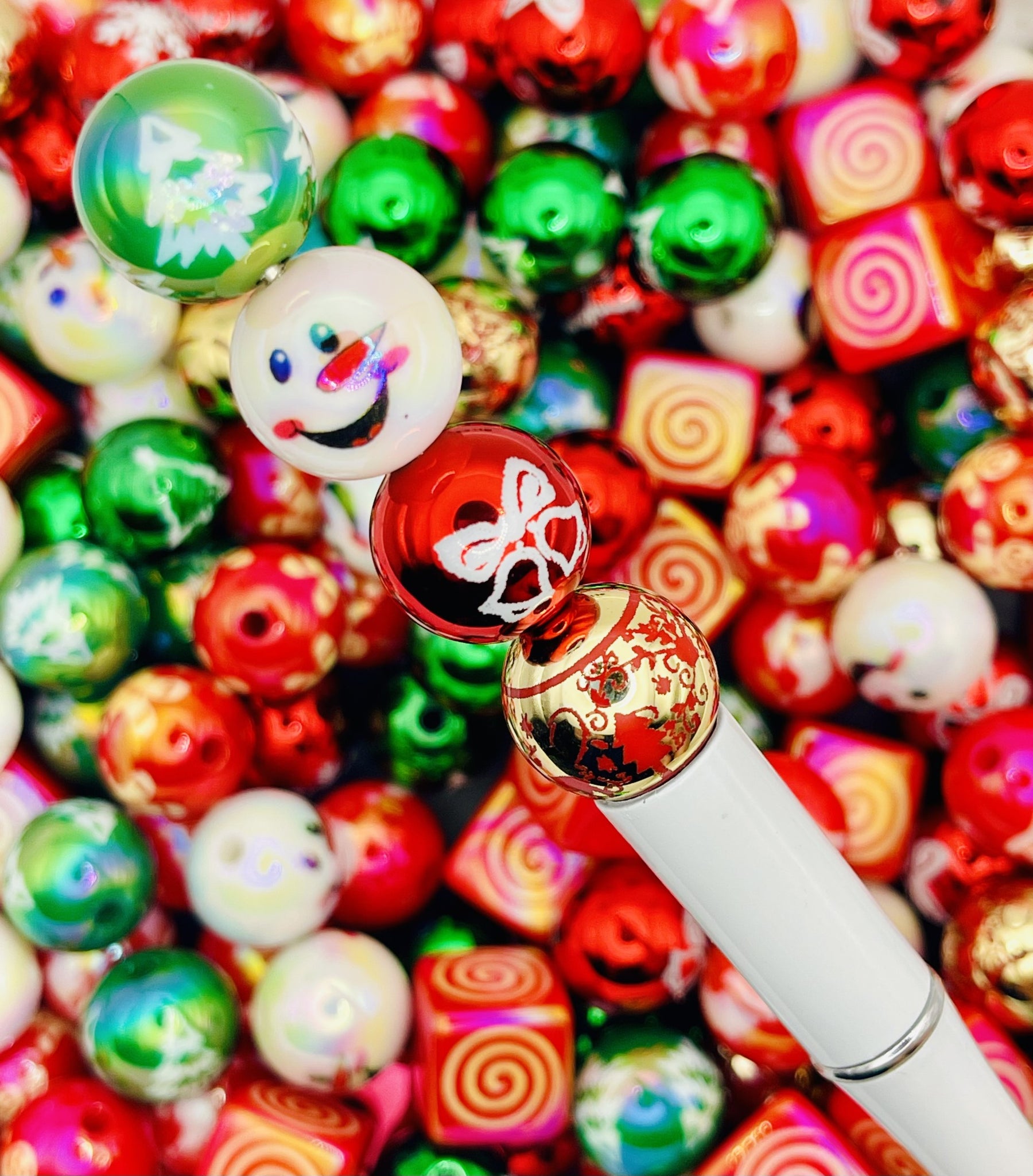 Christmas Wonderland Bead Mix: Festive Snowman, Candy Swirl & Holiday Charms Collection