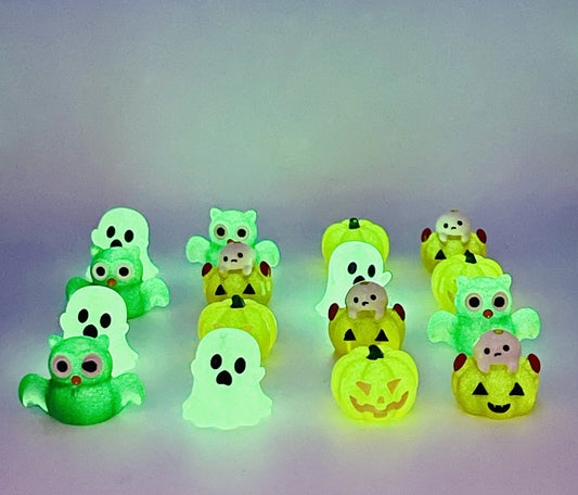 Spooky Glow in the dark Halloween Mini Figures!