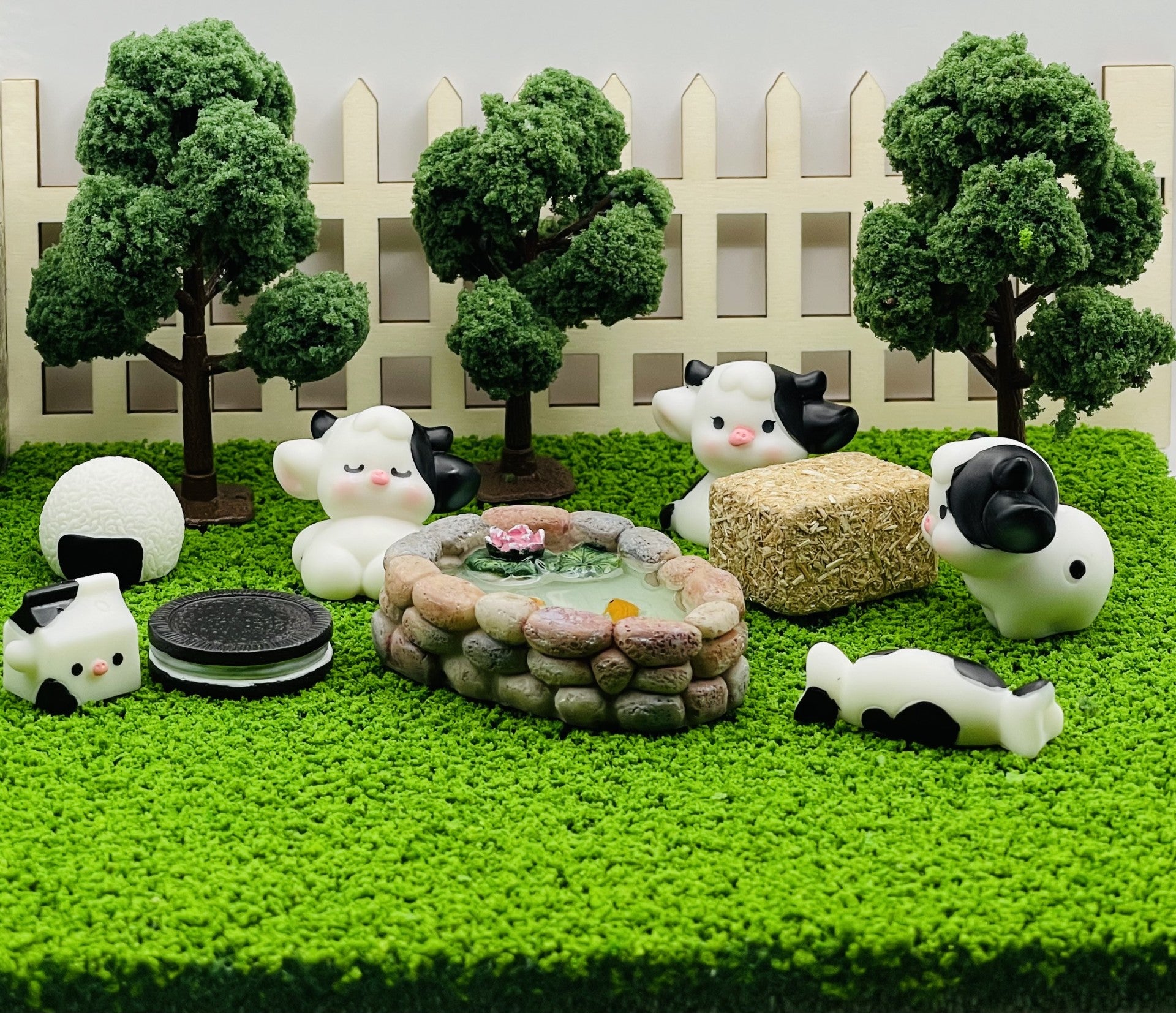 Cow Farm Miniature Set - Cute and Cozy